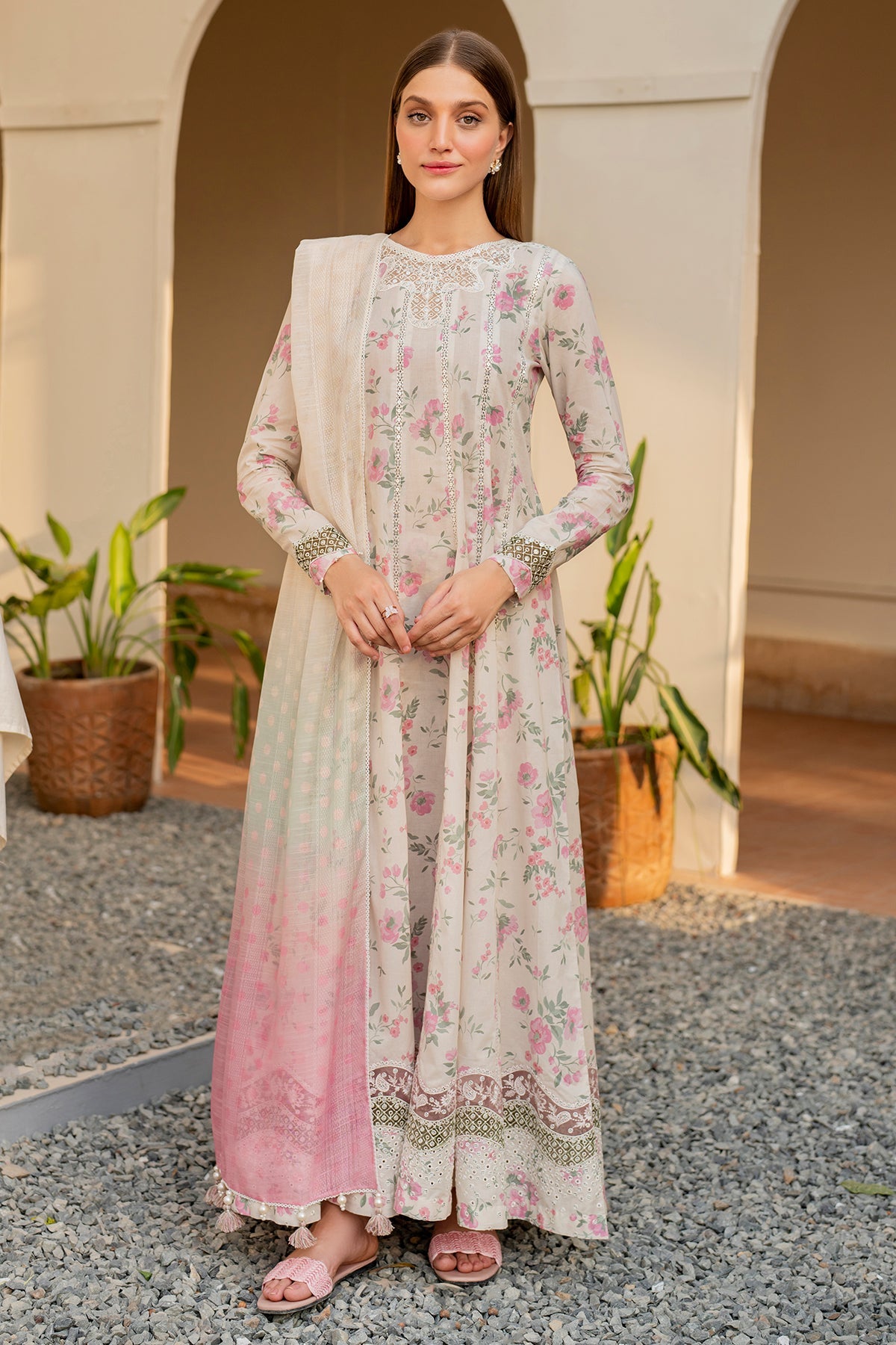 EMBROIDERED LAWN USE-9056