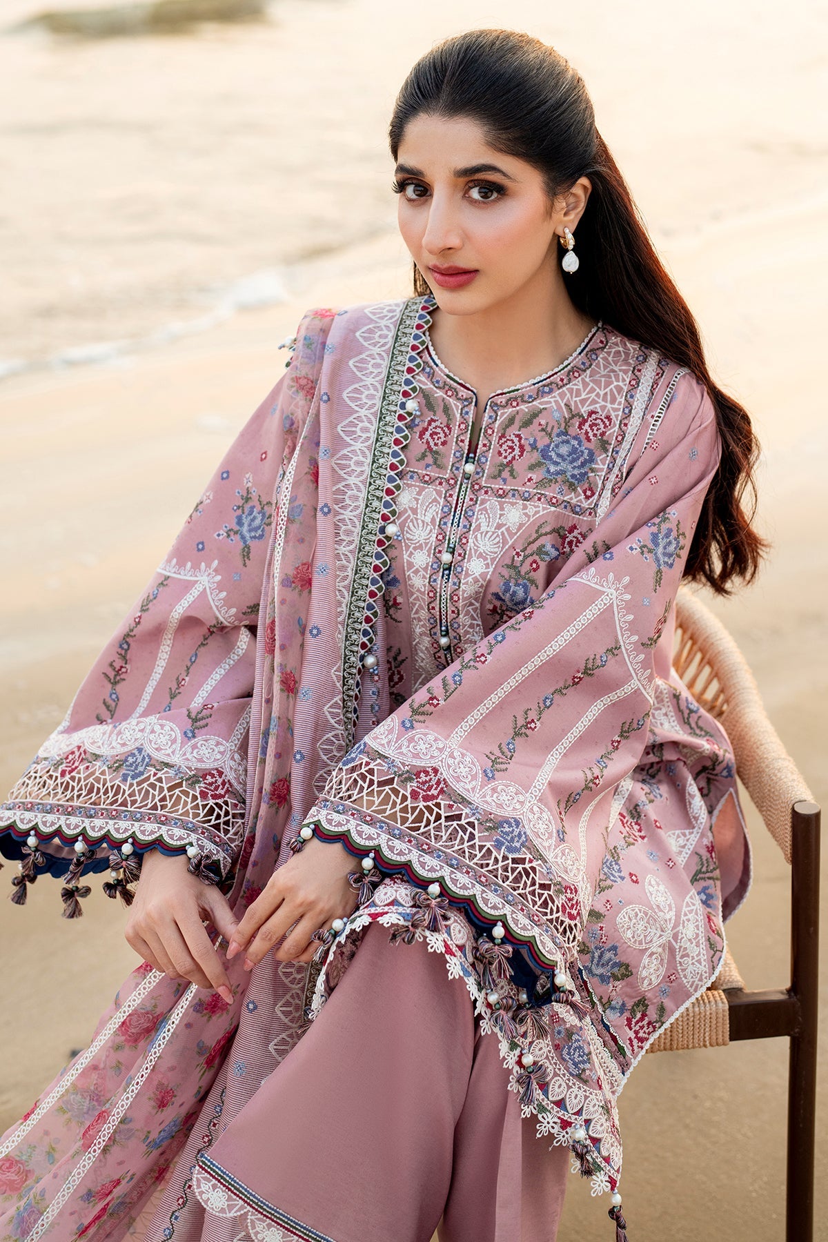 Embroidered Luxury Lawn SL25-D2