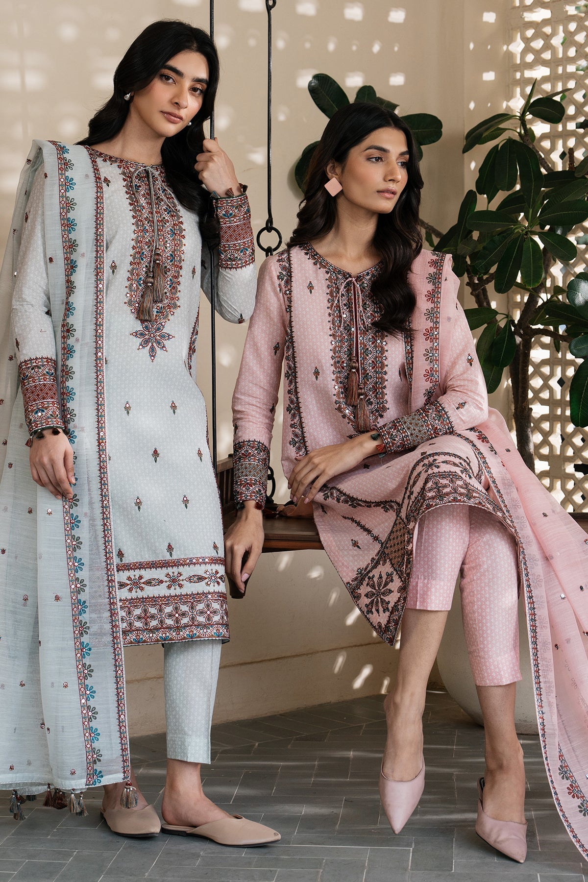 EMBROIDERED LAWN USE-9107