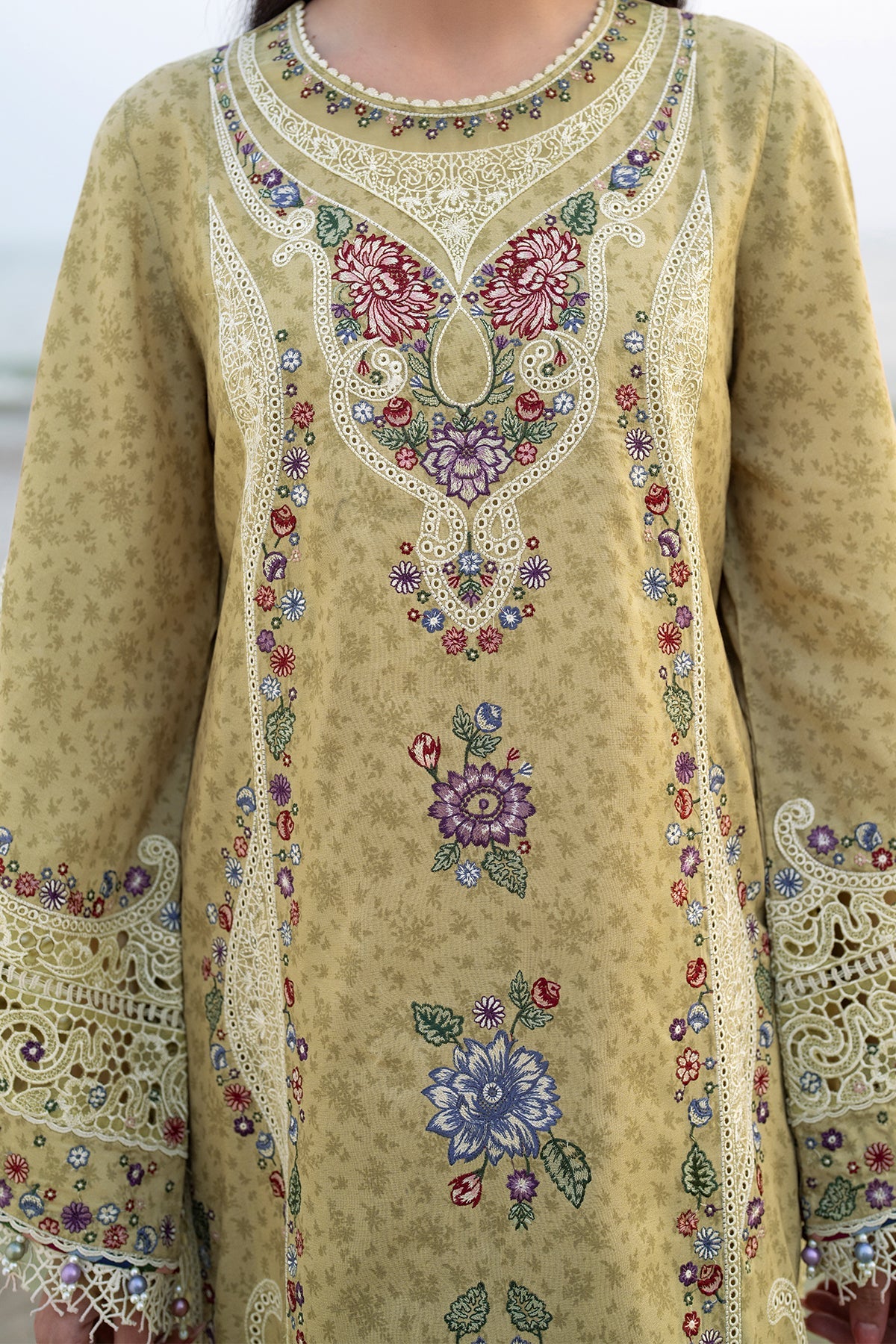 Embroidered Luxury Lawn SL25-D4