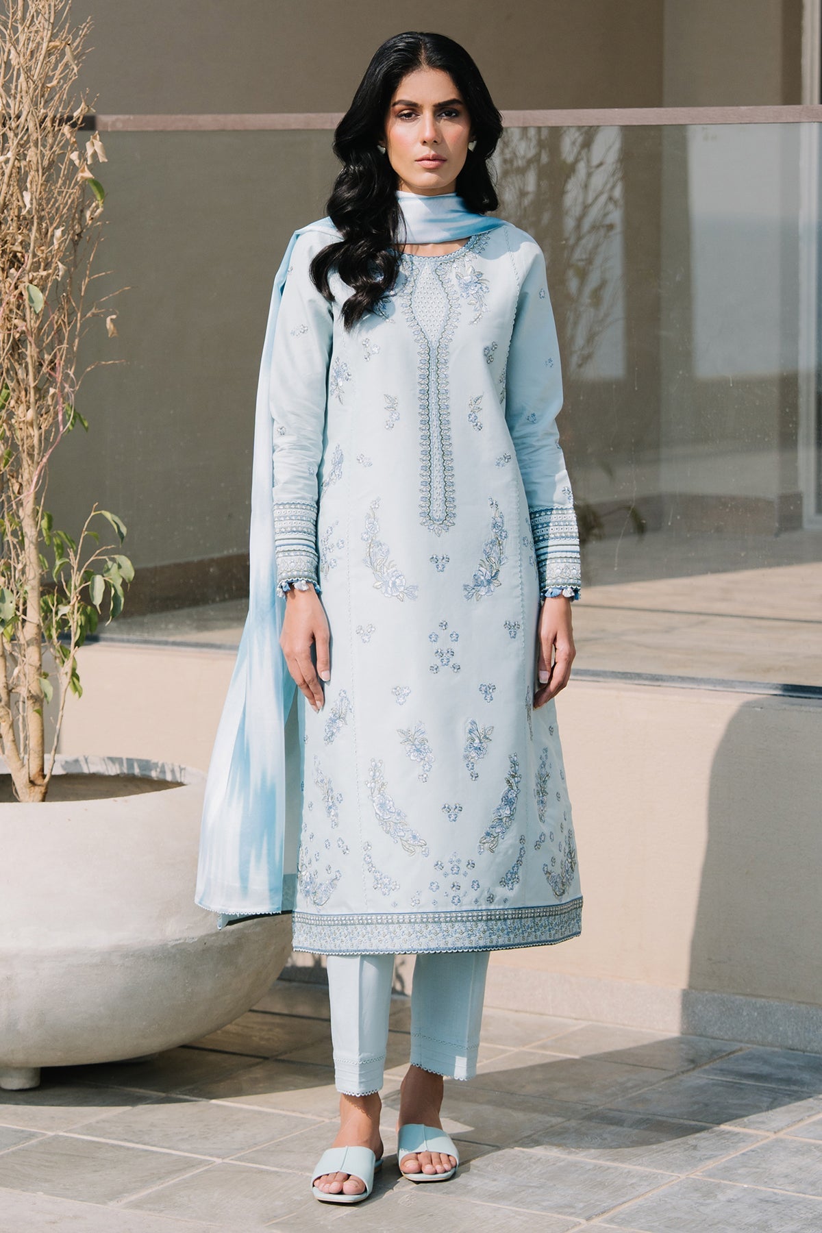 EMBROIDERED LAWN USE-9146