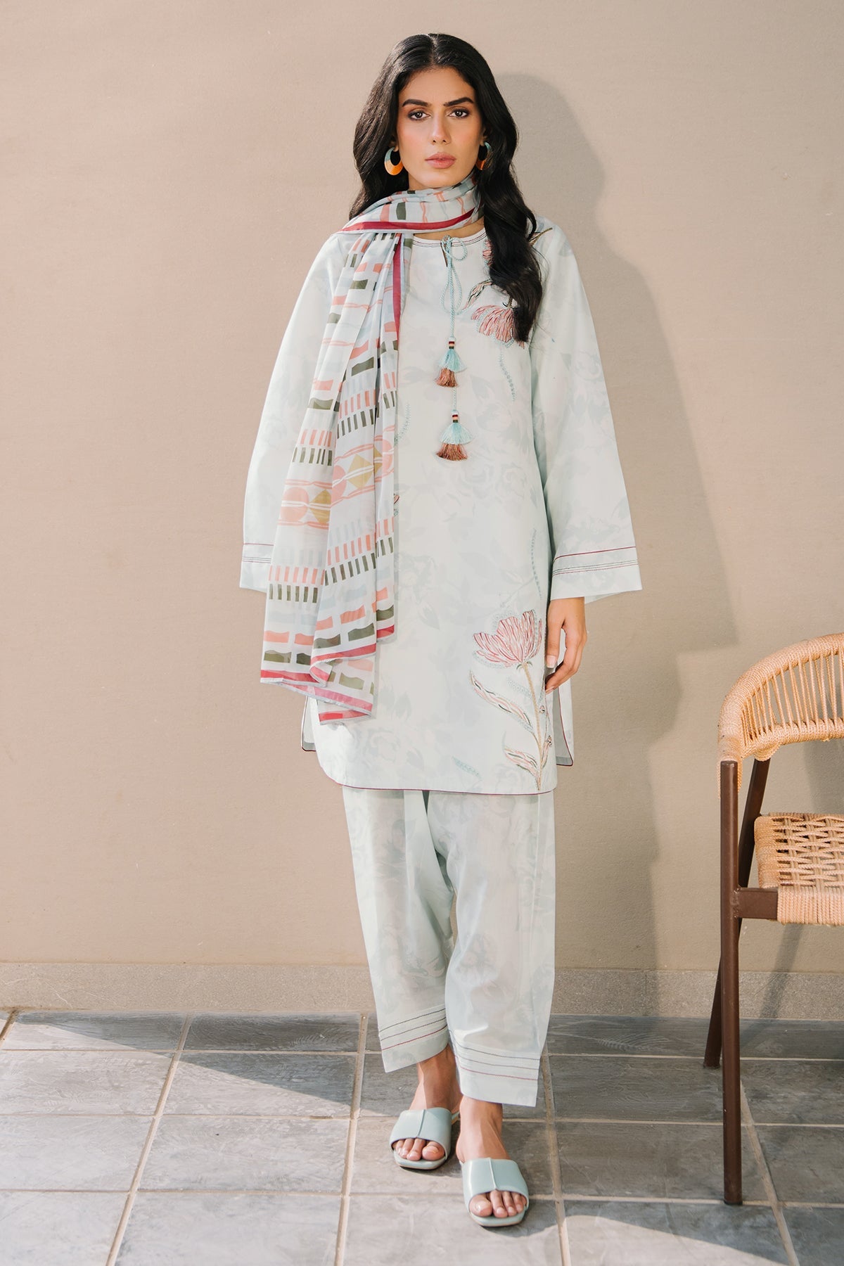 EMBROIDERED LAWN USE-9143