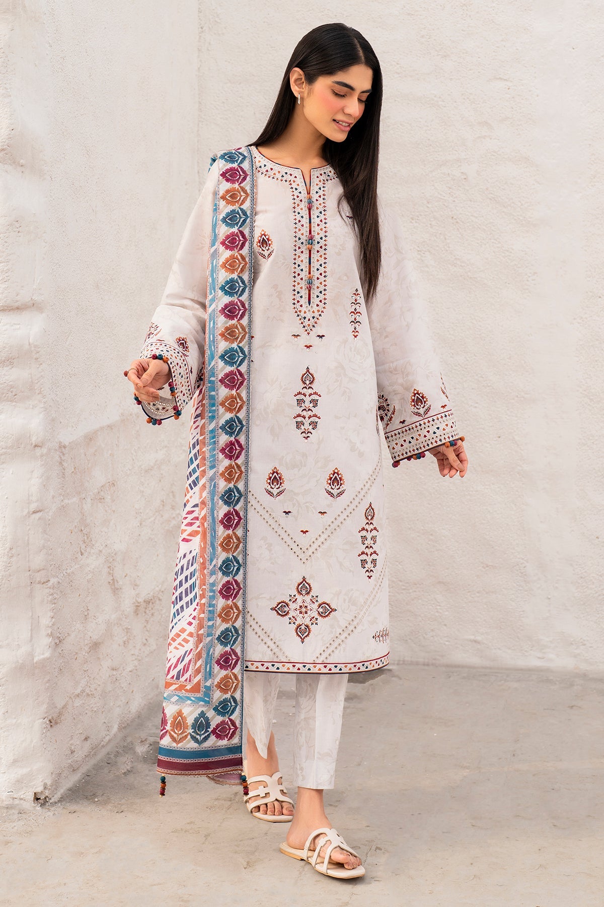 EMBROIDERED LAWN USE-9126