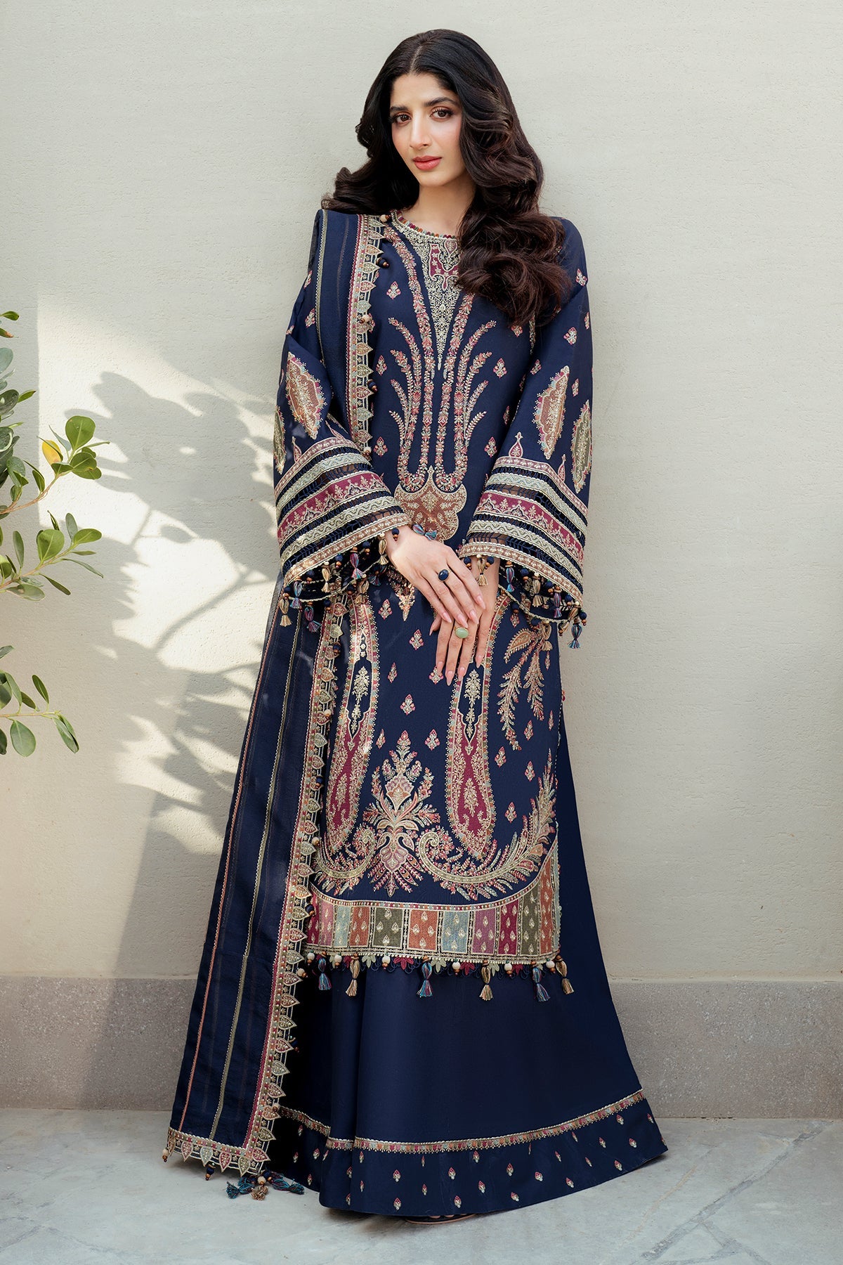 Embroidered Luxury Lawn SL25-D8