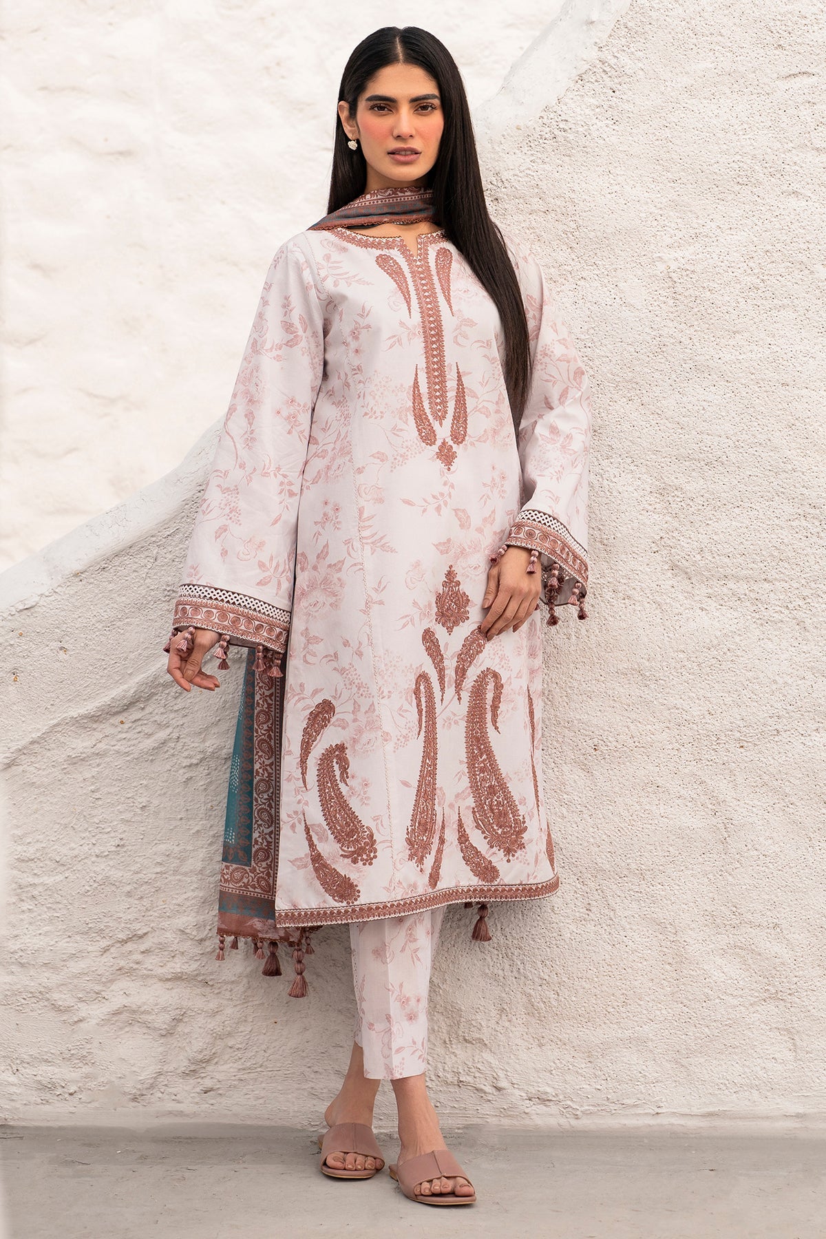 EMBROIDERED LAWN USE-9117