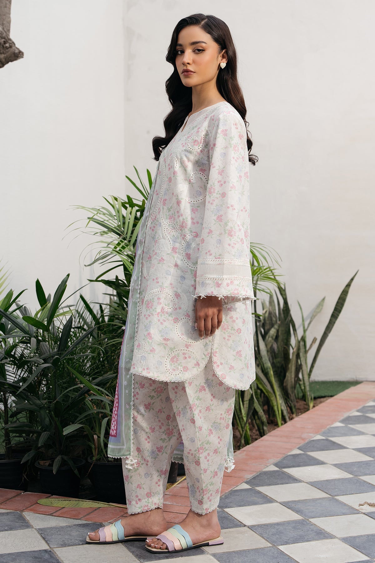 EMBROIDERED LAWN USE-9188