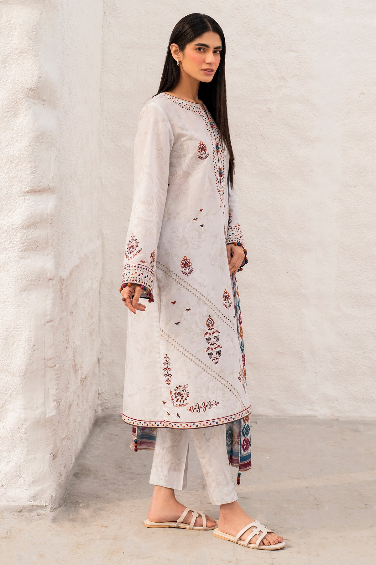 EMBROIDERED LAWN USE-9126