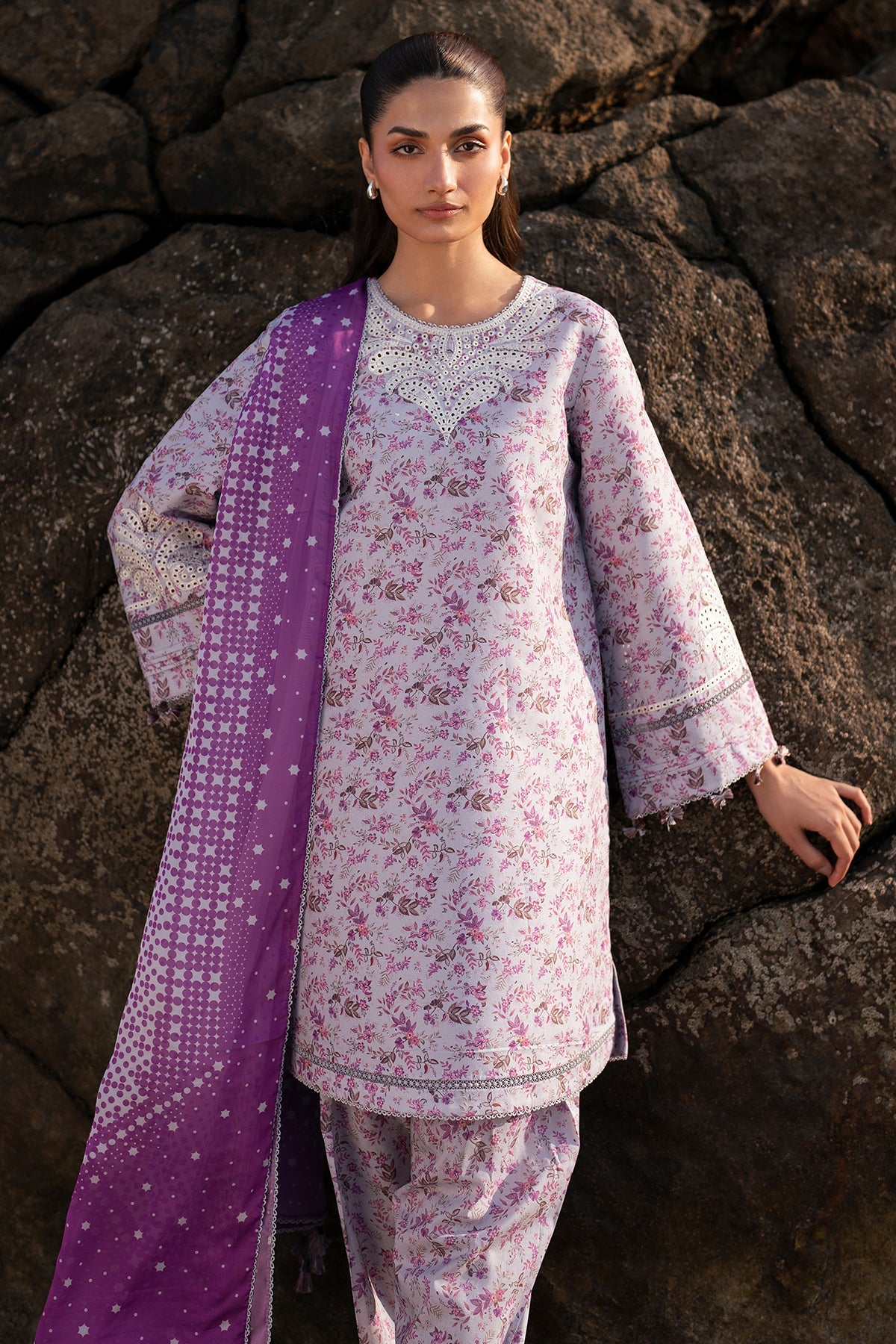 EMBROIDERED LAWN USE-9149