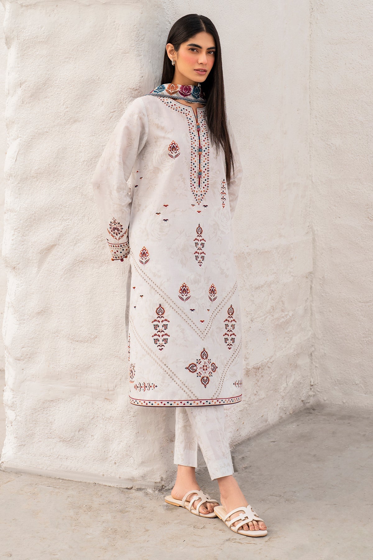 EMBROIDERED LAWN USE-9126