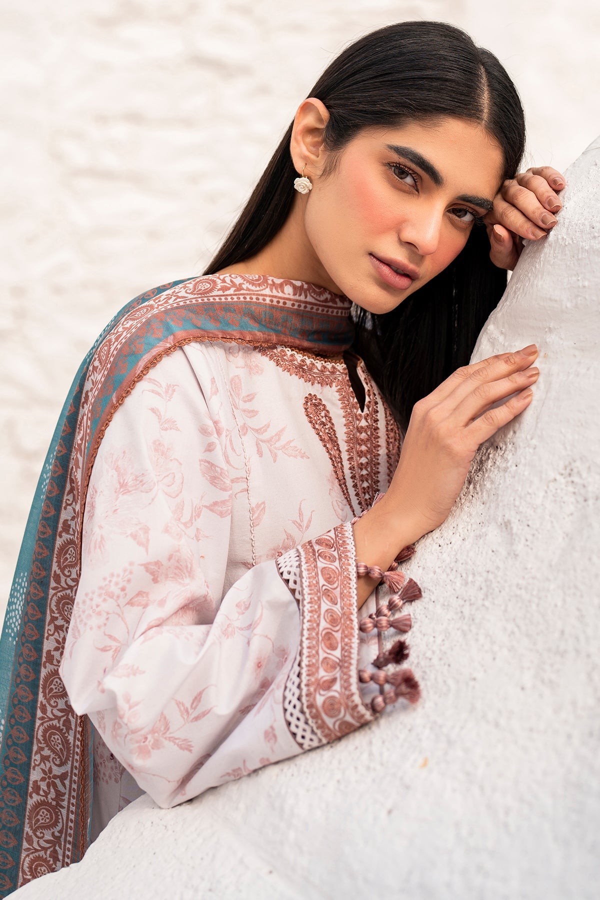 EMBROIDERED LAWN USE-9117