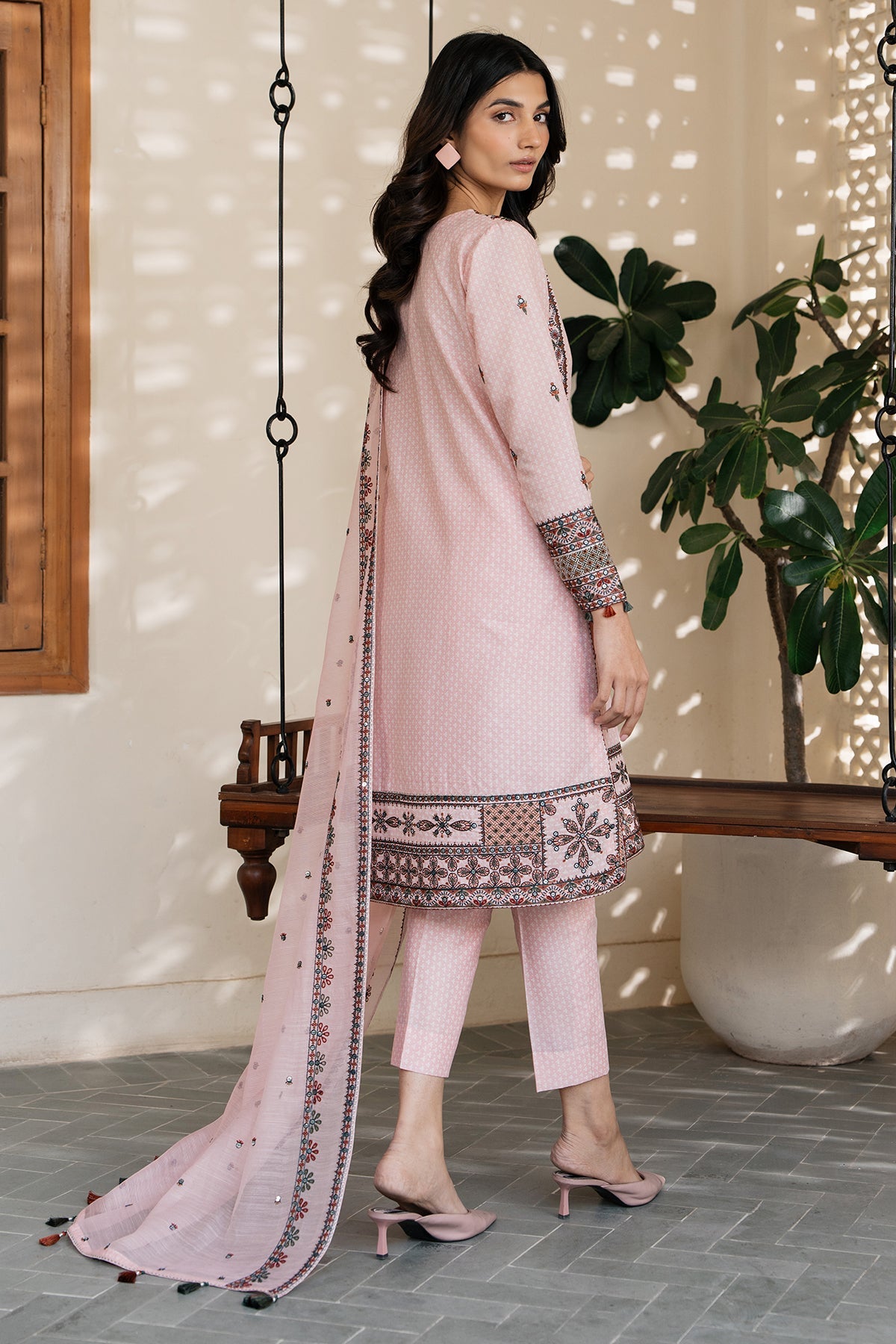 EMBROIDERED LAWN USE-9108