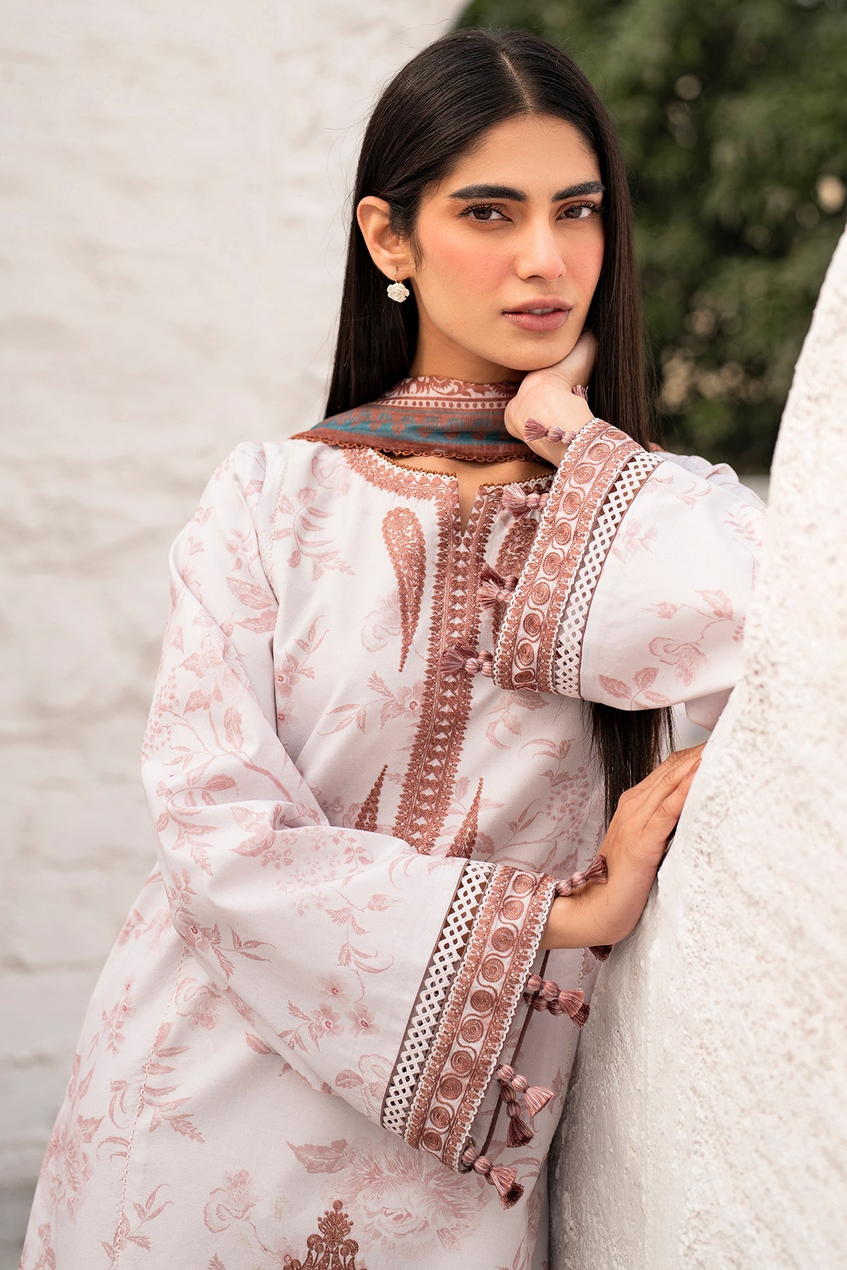 EMBROIDERED LAWN USE-9117