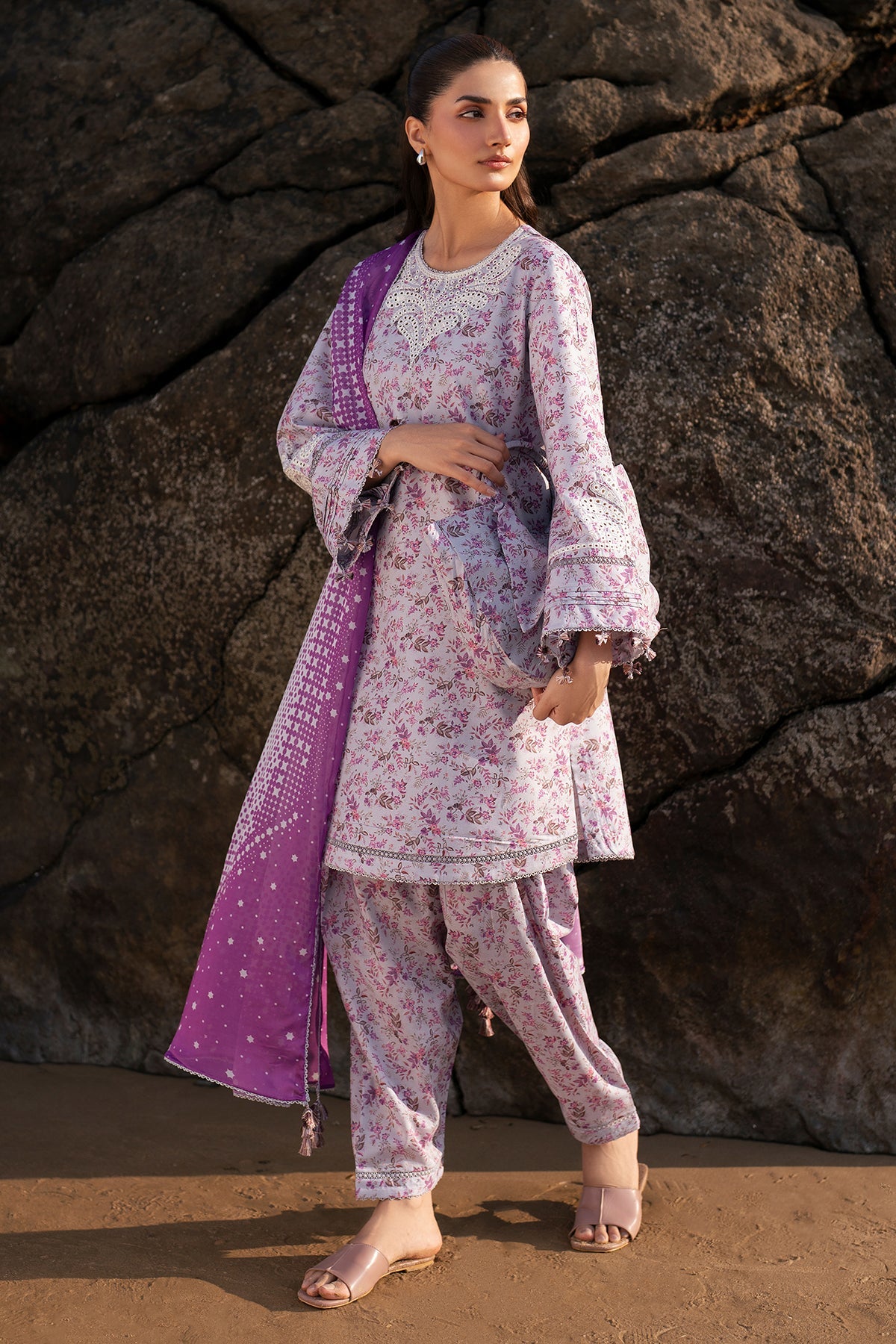 EMBROIDERED LAWN USE-9149