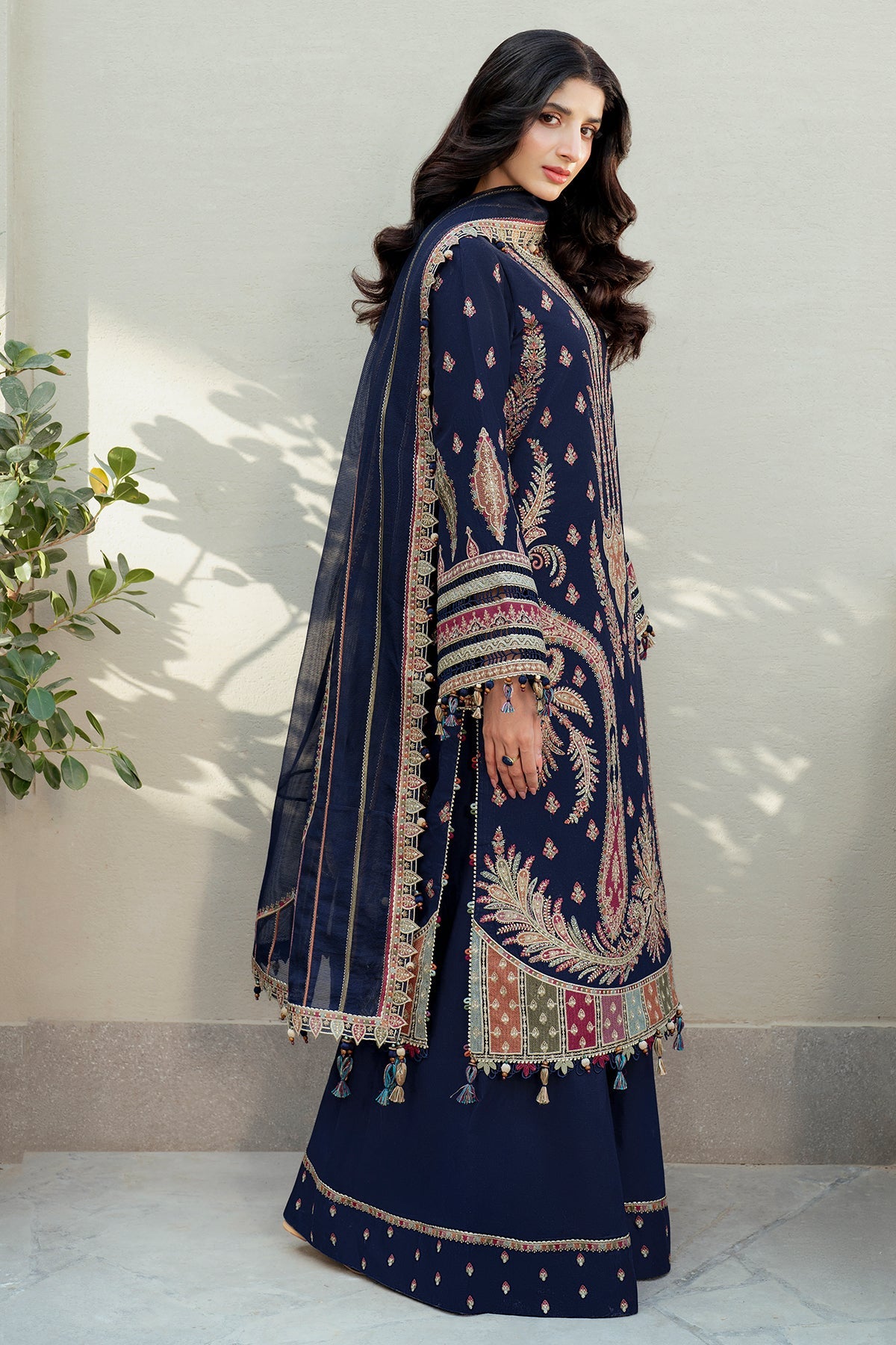 Embroidered Luxury Lawn SL25-D8