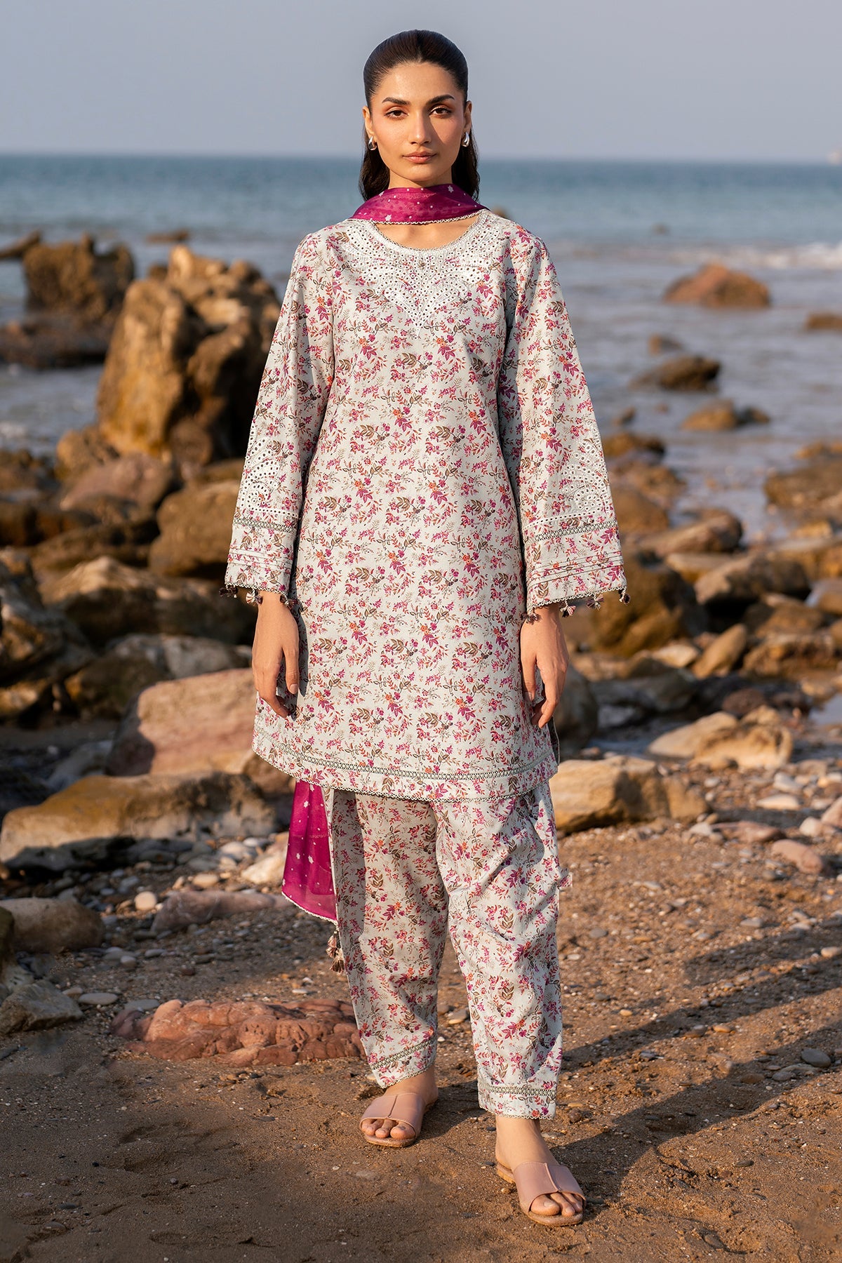 EMBROIDERED LAWN USE-9150