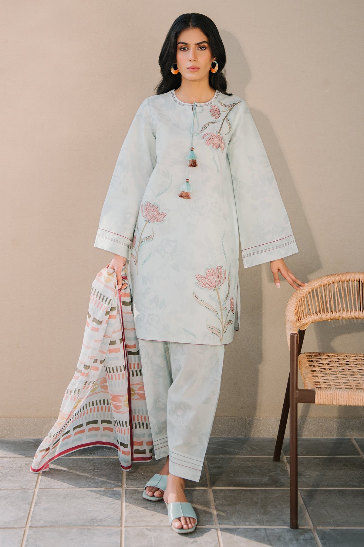 EMBROIDERED LAWN USE-9143