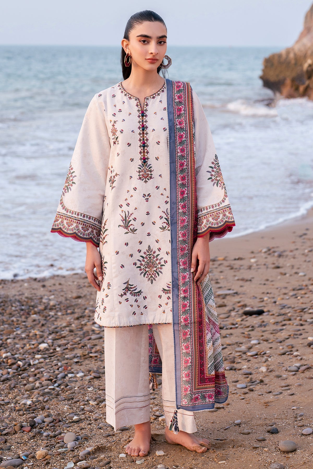 EMBROIDERED LAWN USE-9158