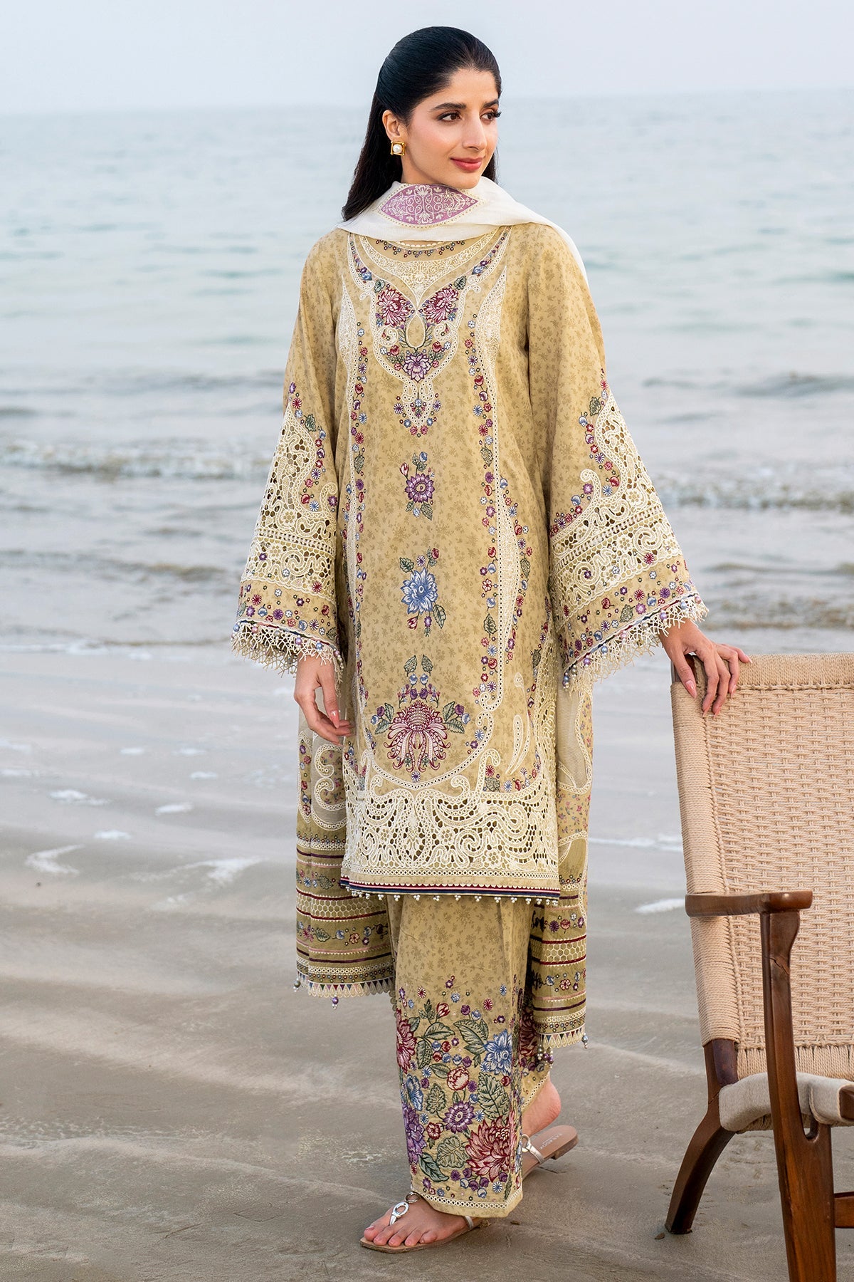 Embroidered Luxury Lawn SL25-D4