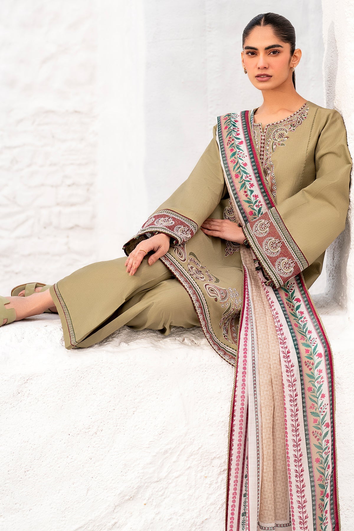 EMBROIDERED DOBBY LAWN USE-9136