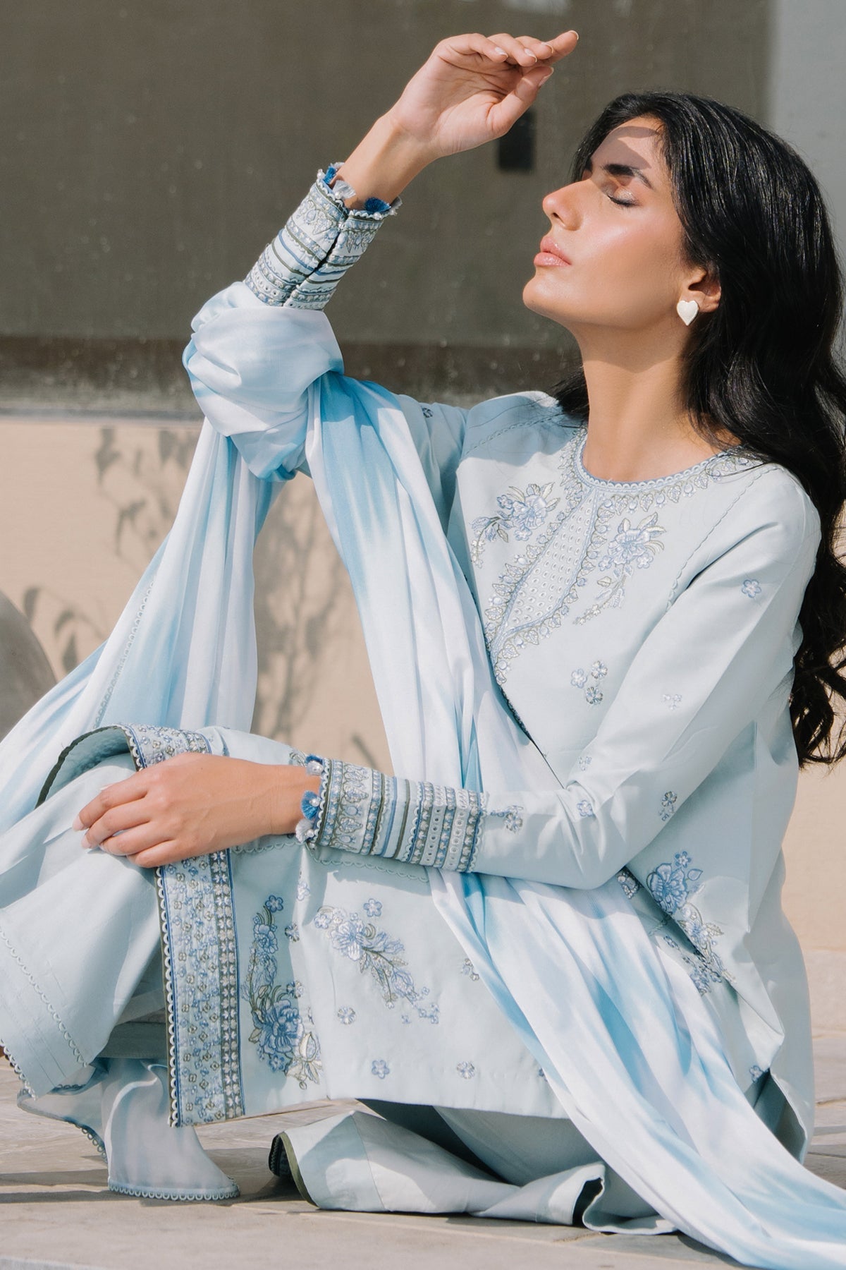 EMBROIDERED LAWN USE-9146