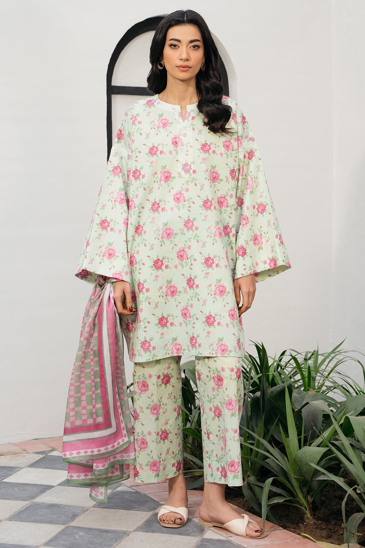 EMBROIDERED LAWN USE-9190