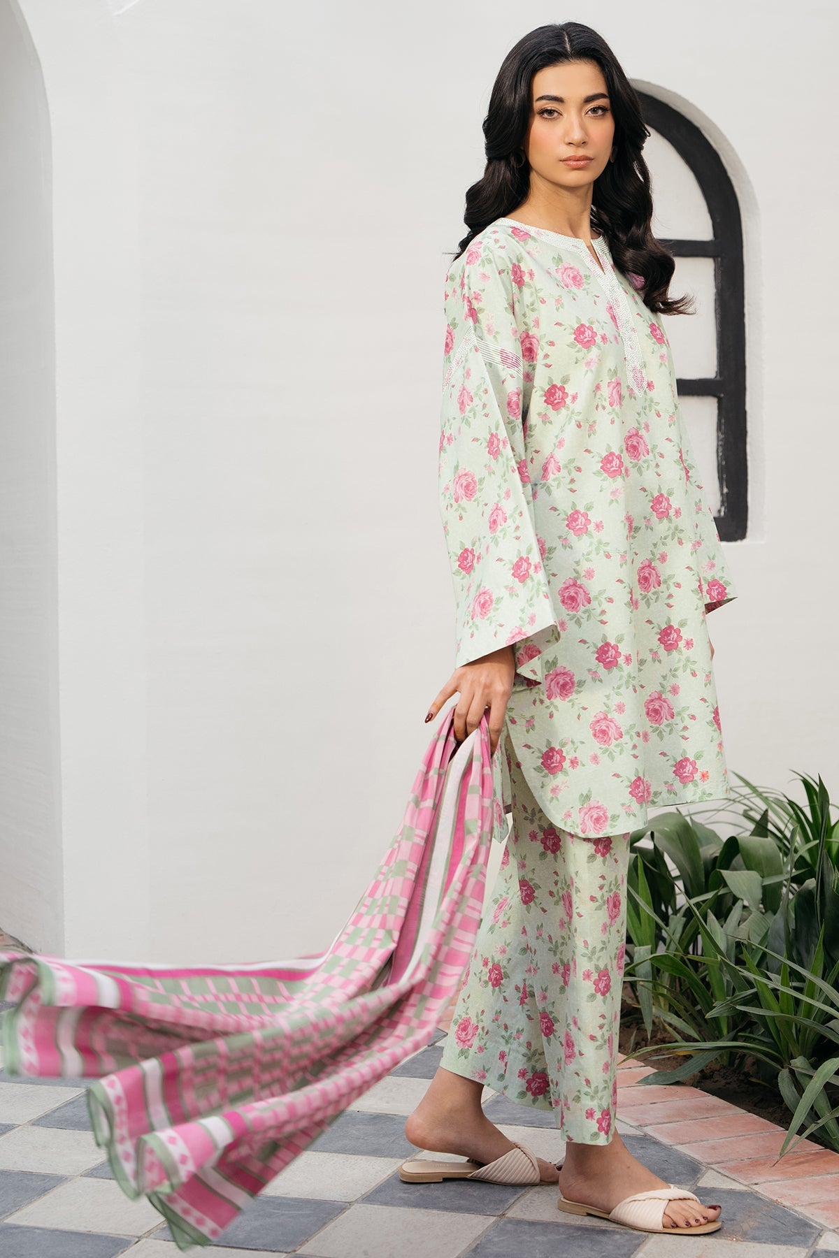 EMBROIDERED LAWN USE-9190