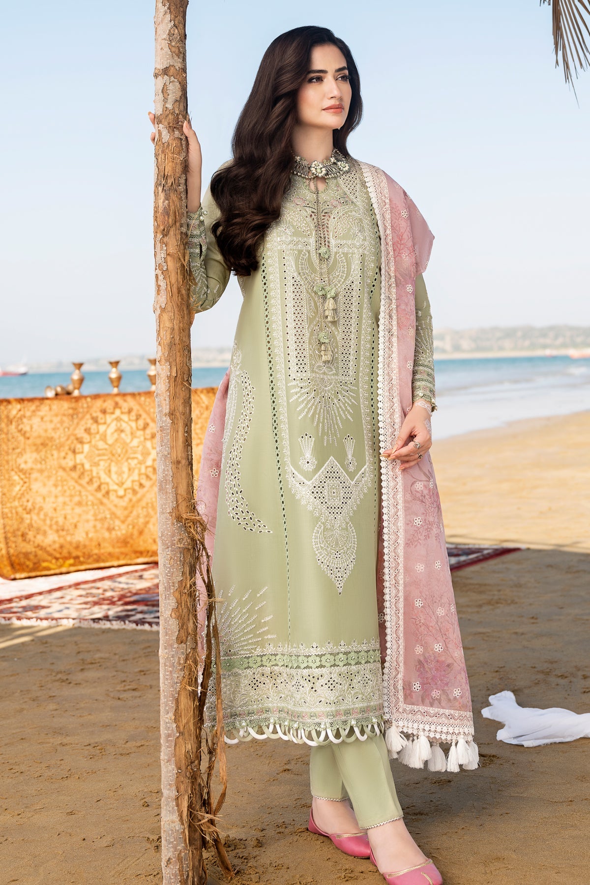 EMBROIDERED LUXURY LAWN SL23-D1